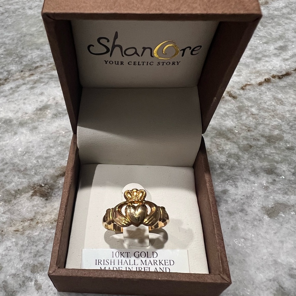 ShanOre 10kt Gold Claddagh Ring